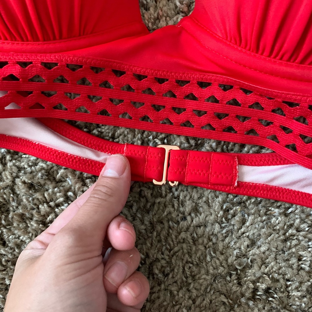 Red Bikini - Picture 2 of 4